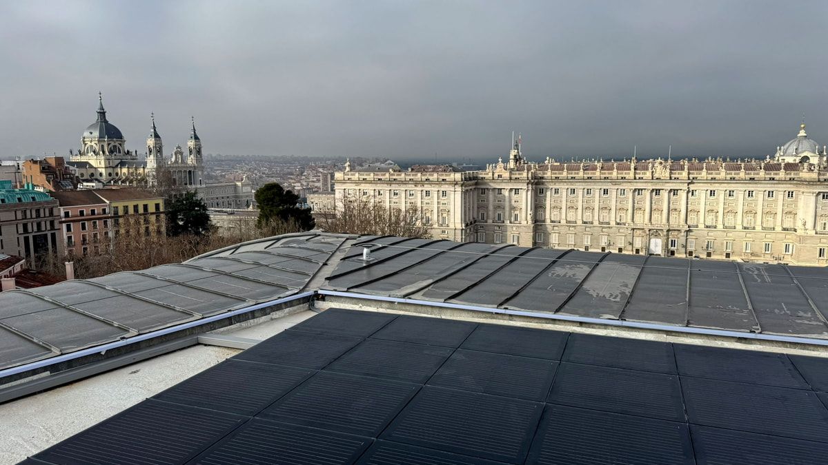 Vistas desde la cubierta del Teatro Real, con el Palacio Real y la Catedral de La Almudena.