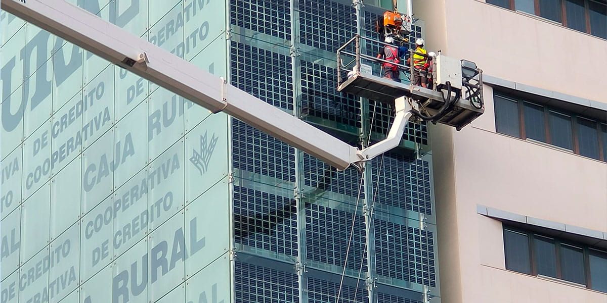 Vidrio Fotovoltaico de Silicio Cristalino fabricado por Onyx Solar instalado en Banco Cajasiete