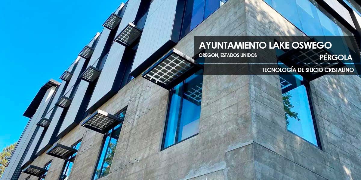 Pérgola del Ayuntamiento de Lake Oswego que incorpora Vidrio de Tecnología Fotovoltaica de Silicio Cristalino de Onyx Solar