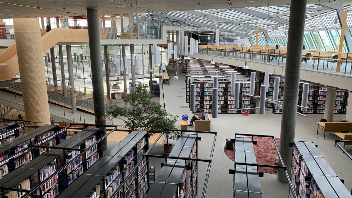 Fachada y Lucernario instalados en la Universidad Otto von Guericke fabricado con vidrio fotovoltaico de tecnología de silicio cristalino de Onyx Solar