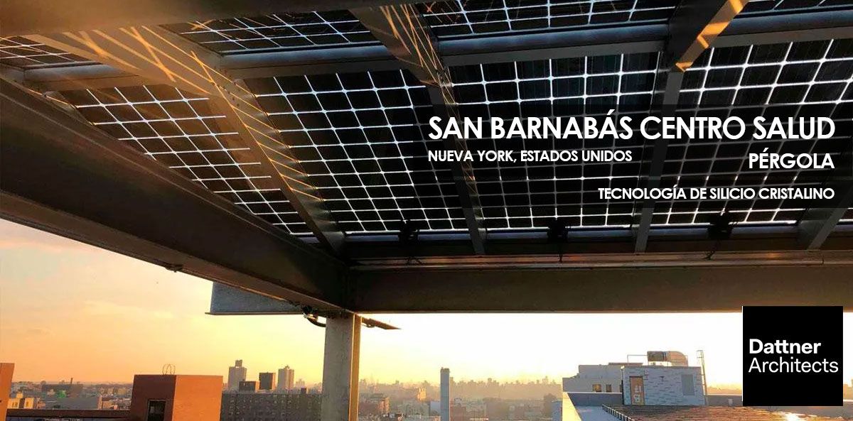 Pérgola de San Barnabás Centro de Salud, Bienestar y Vivienda Asequible que incorpora Vidrio de Tecnología Fotovoltaica de Silicio Cristalino de Onyx Solar
