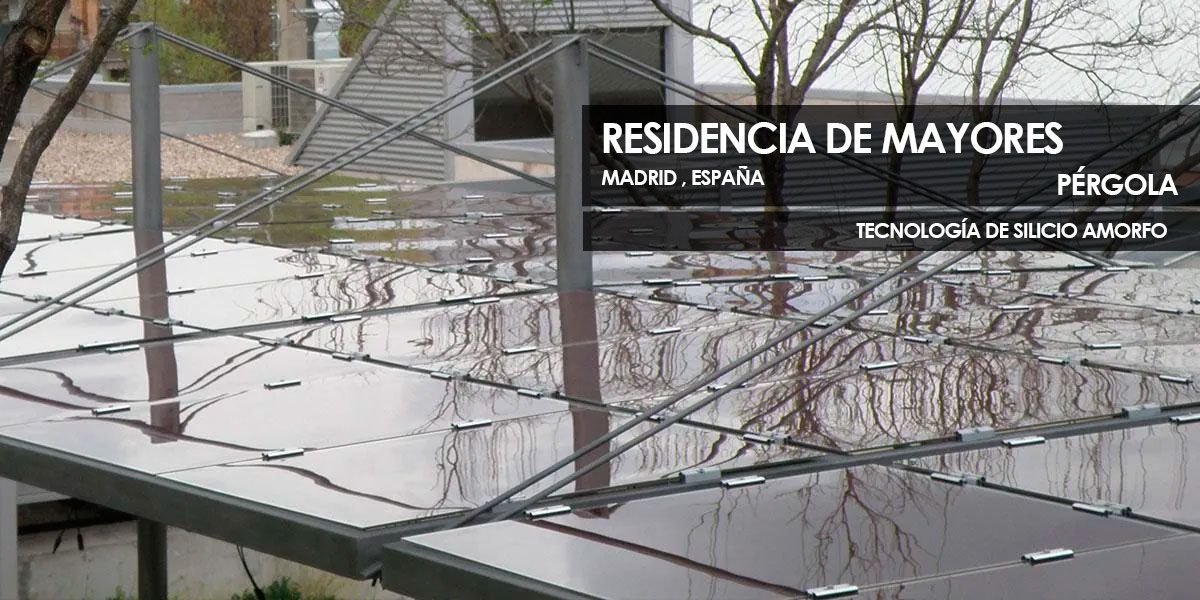 Pérgola fotovoltaica con tecnología de silicia amorfo de Onyx Solar para una residencia de ancianos en Madrid