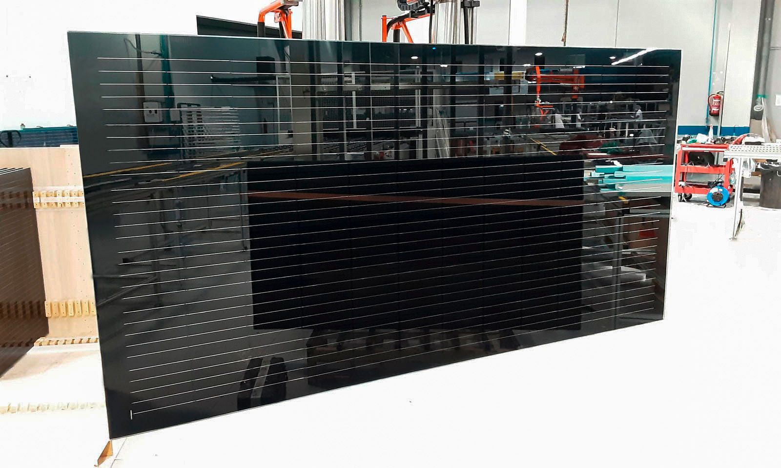 Vidrio Fotovoltaico de Silicio Cristalino Negro fabricado por Onyx Solar
