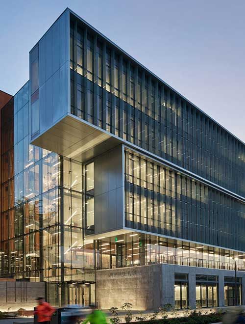 Lamas fotovoltaicas instaladas en el edificio Life Science Building fabricadas con vidrio fotovoltaico con tecnología de silicio amorfo de Onyx Solar